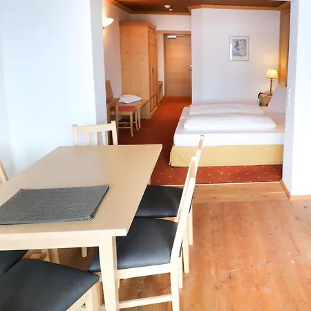 Hotel Ehrenbachhohe On Of The Mountain Kitzbühel